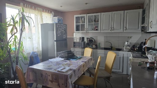 Casa 5 camere, 300 mp, zona UNIO