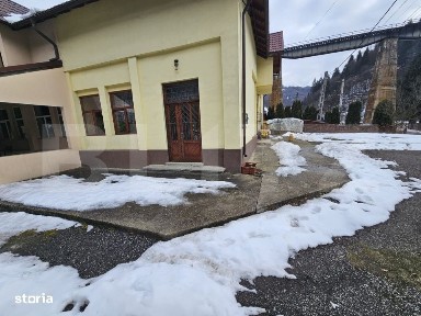 Spatiu Comercial + Apartament de vanzare Comuna Romuli