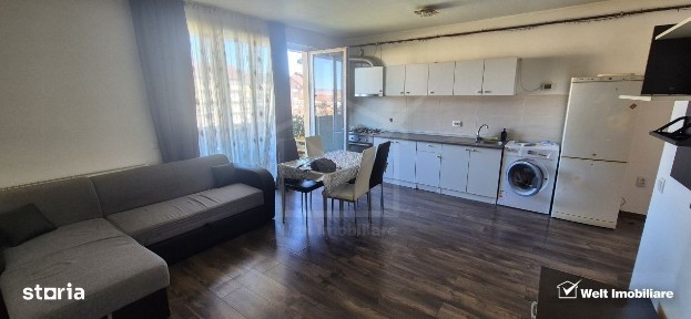 Apartament trei camere, semidecomandat, strada Porii