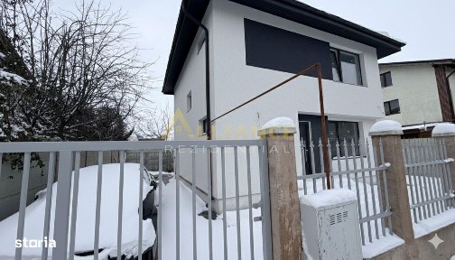 Casa de vanzare - pozitie excelenta, in centrul comunei!