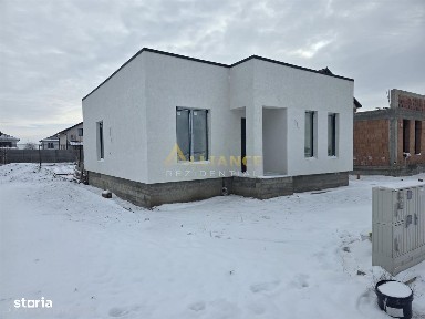 Casa e vanzare cu 4 camere 2 bai teren 307mp (promotie)