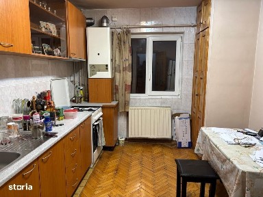 Vand apartament 3 camere Marasti