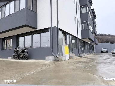 Clădire reprezentativă, Podu Roș - Clinică medicală/Birouri IT/Școală