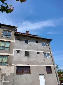 Apartament 3 camere in loc Livezile jud Alba