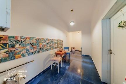 Apartament ultracentral, 2 camere, curte cu acces auto