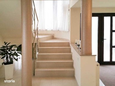 Inchiriez casa zona foarte buna