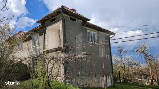 Duplex 3camere,bucatarie,2bai,beci