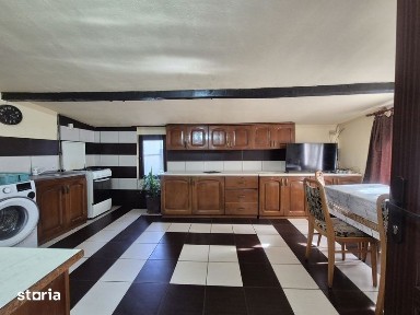 De închiriat - Apartament elegant cu scară interioară, zona Piața Mică