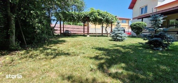 Agigea, zona Pod, ideala pentru locuit su gradinita.