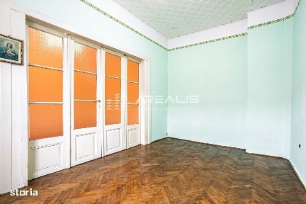 Apartament 2 camere ultracentral, cu loc de parcare
