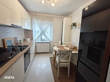 PF Apartament 3 camere centru etaj intermediar (2) loc de parcare+boxa