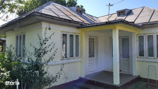 Casă de vânzare în mediul rural - liniște, natură și confort