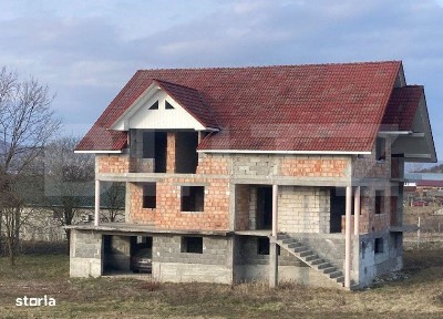 Casa de vanzare la rosu,500 mp utili potential Unic, loc. Manastirea
