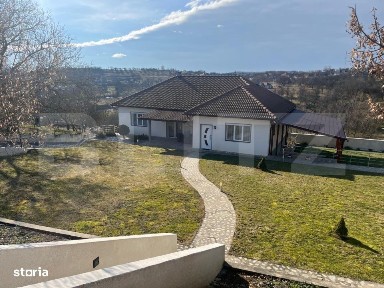Tihna, spatiu si bucuria de a trai: O proprietate de exceptie in sat F