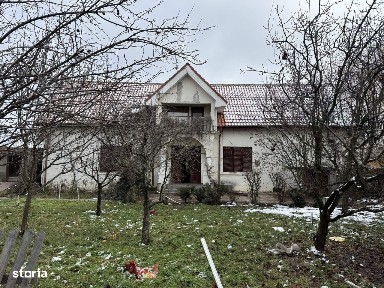 Vila P+M si Anexa cu garaj, T=1150 mp, D=28 m, Slatioara-zona centrala
