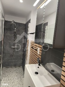 Ap cu 2 camere in centru, decomandat