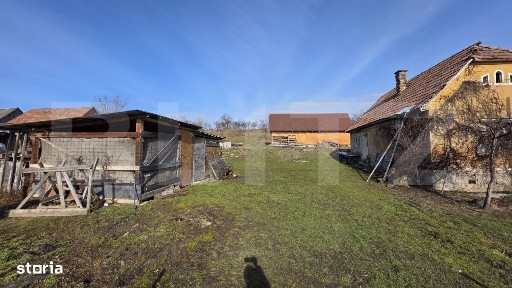 Casa cu teren 3.800 mp, cu 35 m front stradal, la 10 km de Bistrita, M