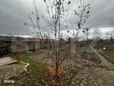Casa individuala cu 4 camere si teren 640mp,Vintul de jos