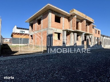 Duplex cu 4 camere si gradina in Selimbar, zona Trifoiului