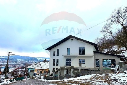 Casa noua, premium, cu panoramă superbă asupra orașului