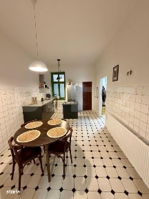 Apartament 2 camere, 71 mp, tavan inalt 3,30 m, garaj, Centru