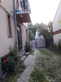 De vanzare vila S+P+1 ( 2 apartamente tip duplex) 7camere, 2 băi.