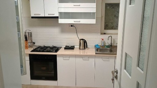 Casă la curte de inchiriat