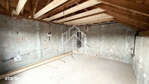 Casa de vanzare la rosu | 180 mp | 710 mp teren | Blaj