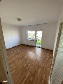 Apartament 3 camere de vanzare, Independetei M17, et.4, 71.500 euro