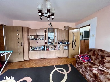 Apartament 3 camere, semidecomandat, 63mp, etaj 2/4 - Zona Lipovei