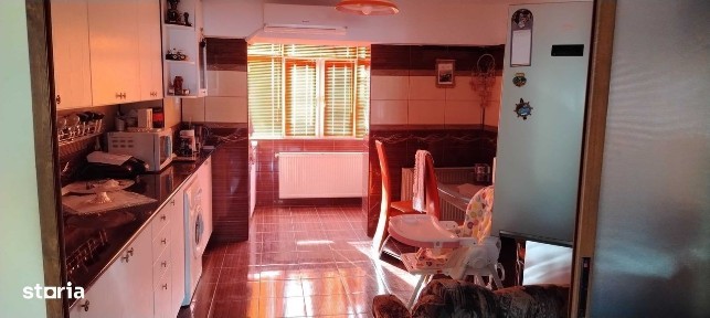 De vânzare apartament 3 camere zona Centrala 80 mp