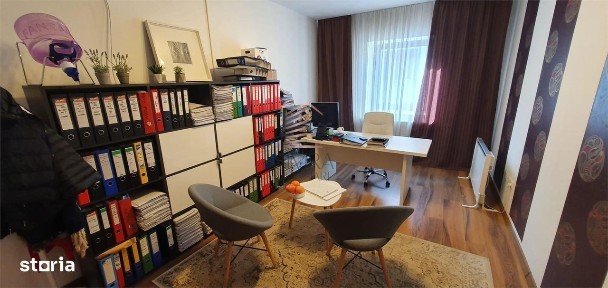 Casa ultracentrala curte comuna