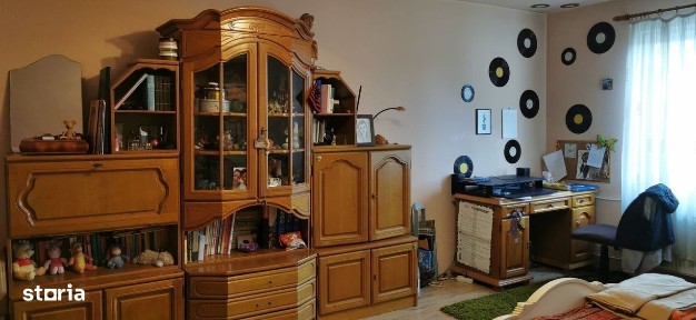 Casă de vânzare, 7 Noiembrie