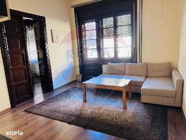 Apartament cu 2 camere de închiriat - ultracentral, str. Primăriei