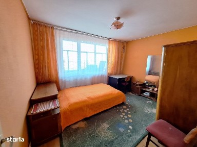 Apartament 3 camere decomandate zona Cora