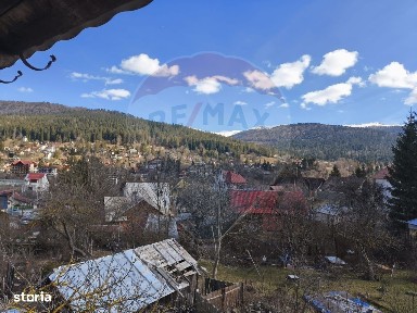 Casă cu potențial uriaș în Bușteni - LA ROSU !