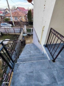 Vand apartament la casa