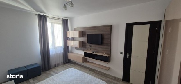 Inchiriez apartament 3 camere