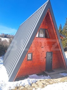 Oportunitate de investitie - 3 Cabane A-Frame la cheie in Moieciu