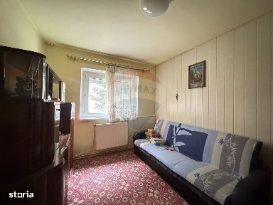 Apartament cu 3 camere de vânzare în zona Vitrometan