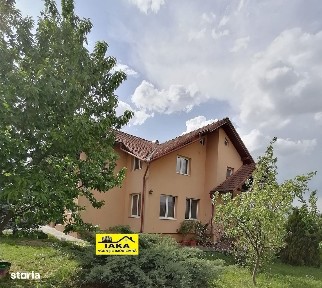 Zona Dumbravei, casa superba cu 10 ari teren