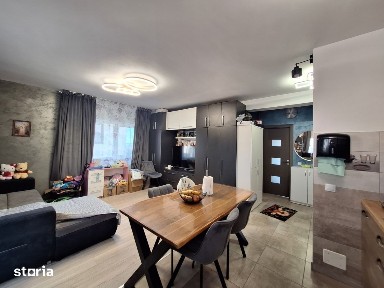 Apartament cu 3 camere, 55 mp, balcon, zona Terra