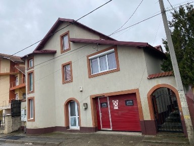 Casa Varianta Prundu-Craiovei cu 3 Apartamente individuale și garaj