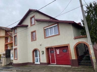 Casa Varianta Prundu-Craiovei cu 3 Apartamente individuale și garaj