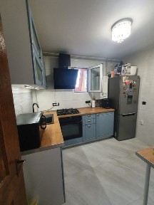 Apartament 3 camere, zonă de case Giulești - liniște, luminos.