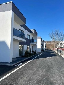 Duplex 5 cam.finisat/130 mp utili+Teren/Zona Tineretului/Comision 0%