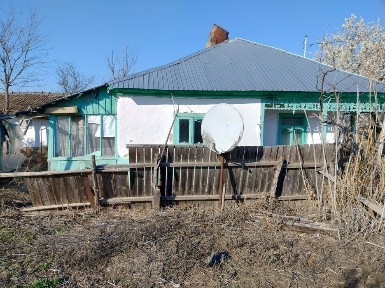 Casa DEMOLABILA,teren 1609 mp, construcție nefinalizata, garaj