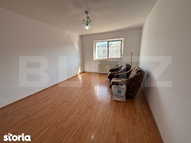Apartament 3 camere, 76 mp, zona Nicolina