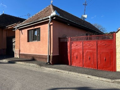 COMISION 0% / Direct Propietar / CASA ZARNESTI, TOHANUL VECHI / 3 CAMERE /BUCATARIE / BAIE / CAMARA / BECI /80 mp utili /556mp Teren