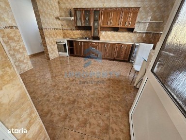 Etaj Vila de Închiriat Băneasa Sisesti zona de Nord, ( PROPRIETAR)
